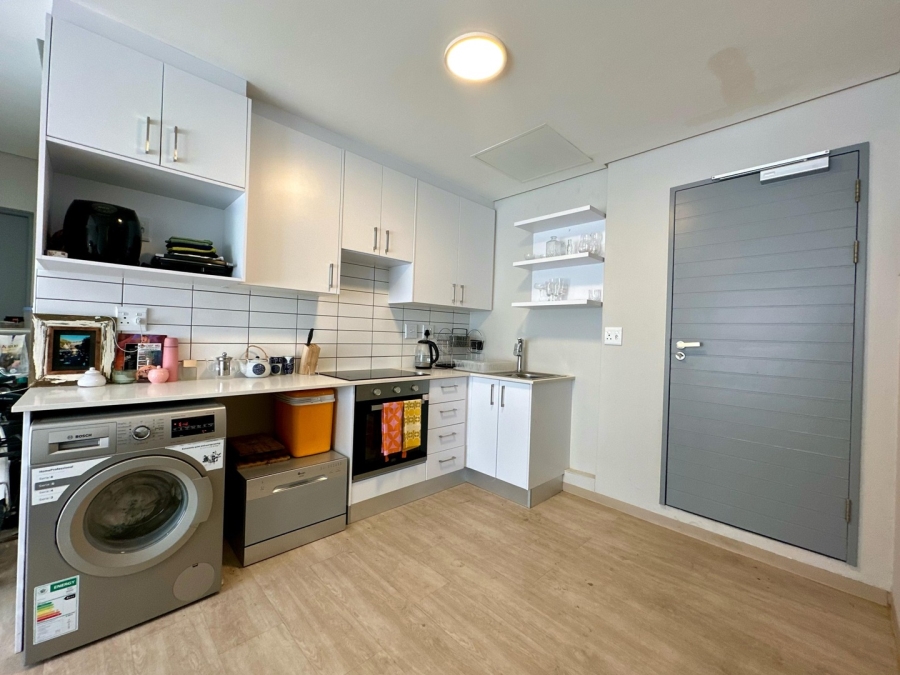 To Let 1 Bedroom Property for Rent in Somerset West Western Cape